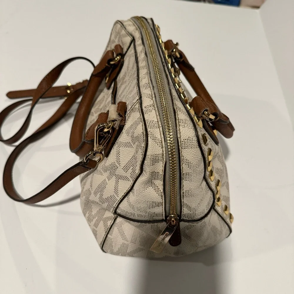 Micheal Kors Logo Hand Bag With Crossbody Strap